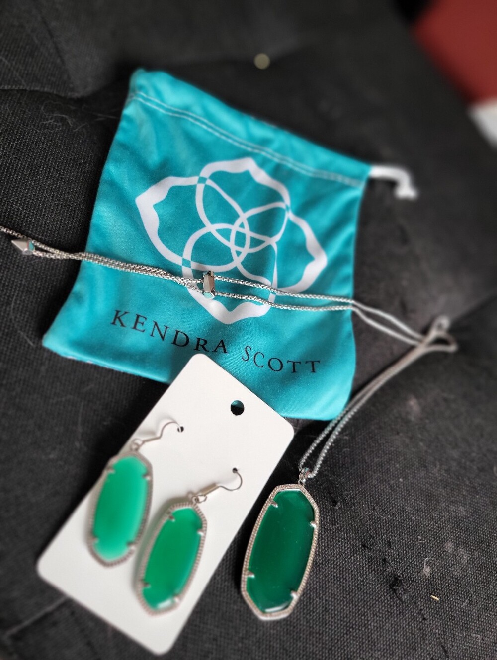 KENDRA SCOTT EMERALD EARRINGS AND SILVER TONE NECKLACE